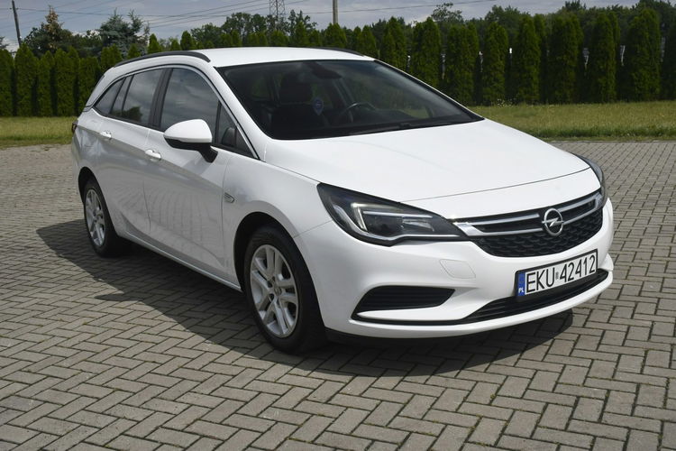 Opel Astra 1.4Turbo Benz. Navigacja.Klimatr 2 str.Parktr.Temp.Ledy.LIFT . zdjęcie 3