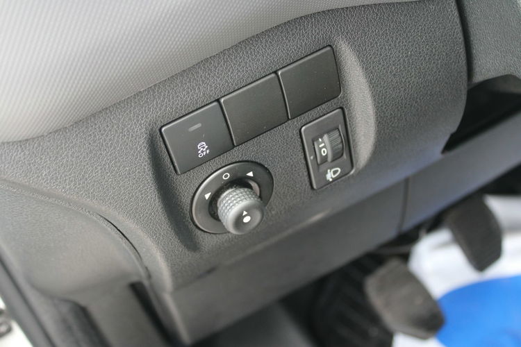 Peugeot Partner 3-osobowe L2H1 Gwarancja zdjęcie 13