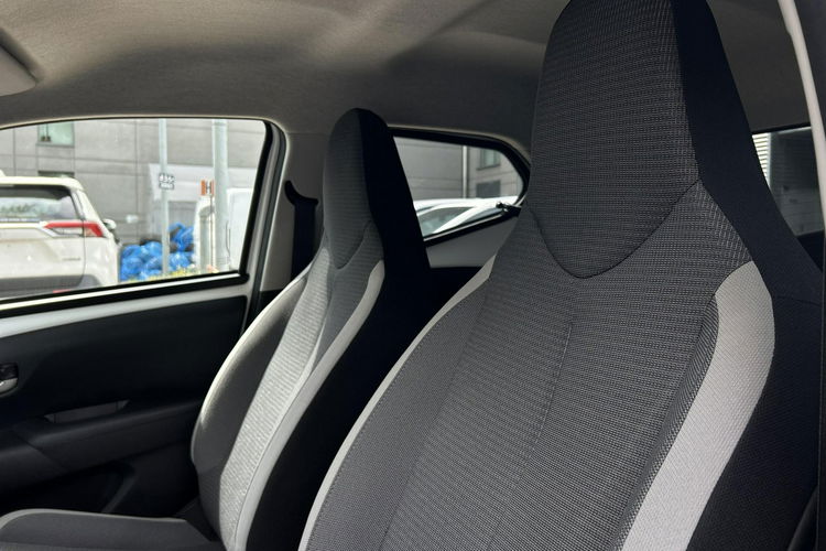 Toyota Aygo 1.0 VVTi 72KM X-PLAY TECH STYLE, salon Polska, gwarancja, zdjęcie 19