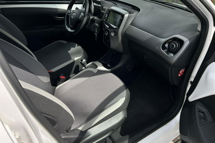 Toyota Aygo 1.0 VVTi 72KM X-PLAY TECH STYLE, salon Polska, gwarancja, zdjęcie 25