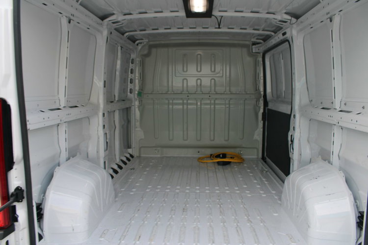 Fiat Ducato E-DUCATO L2h1 47kWh Salon polska, 122HP zdjęcie 11