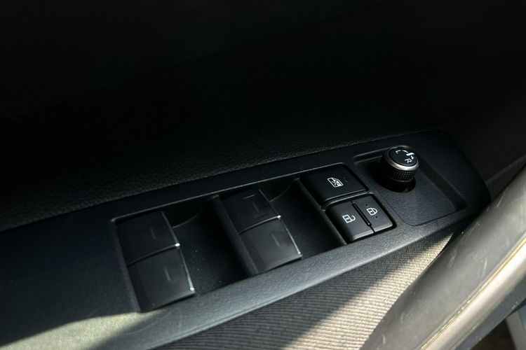 Toyota Corolla 1.5 VVTi 125KM COMFORT, salon Polska, gwarancja, FV23% zdjęcie 19