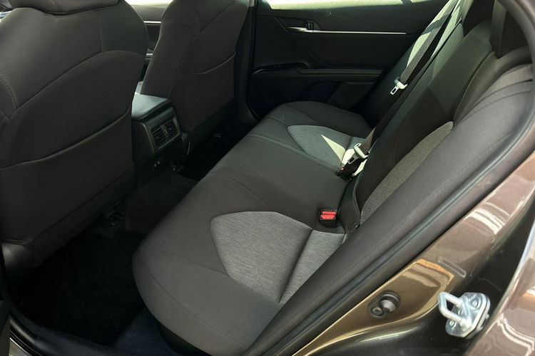 Toyota Camry 2.5 HSD 218KM COMFORT, salon Polska, gwarancja, FV23% zdjęcie 11