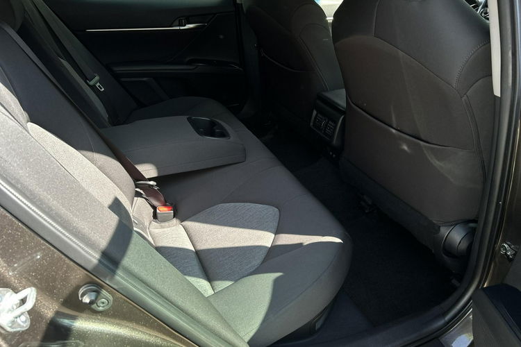 Toyota Camry 2.5 HSD 218KM COMFORT, salon Polska, gwarancja, FV23% zdjęcie 13