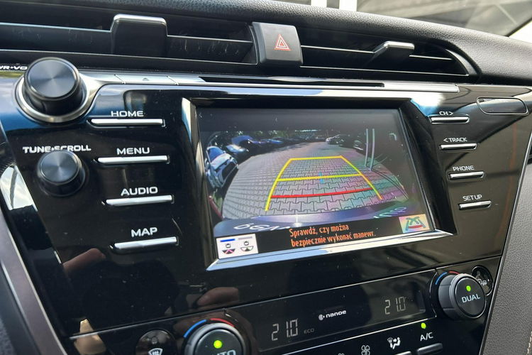 Toyota Camry 2.5 HSD 218KM COMFORT, salon Polska, gwarancja, FV23% zdjęcie 24