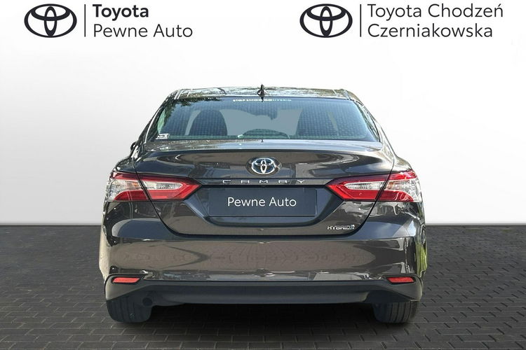 Toyota Camry 2.5 HSD 218KM COMFORT, salon Polska, gwarancja, FV23% zdjęcie 4