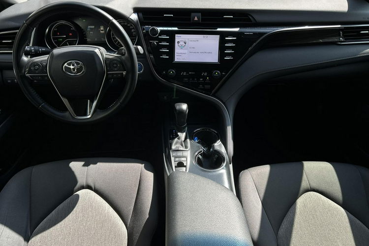 Toyota Camry 2.5 HSD 218KM COMFORT, salon Polska, gwarancja, FV23% zdjęcie 9