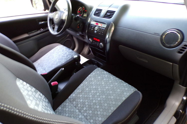 Suzuki SX4 Klimatronic /4x4 /webasto /1.6 /120KM /2015/88000Km zdjęcie 27