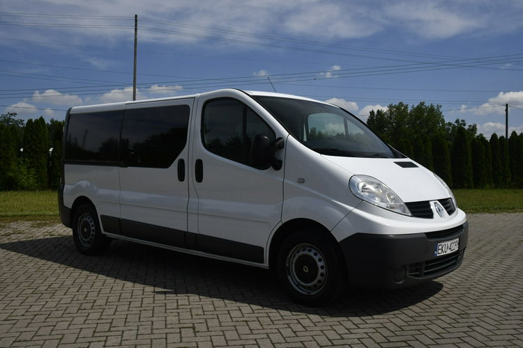Renault Trafic 2.0dci 5 osób, zarejestrowany, klimatyzacja, zdjęcie 4