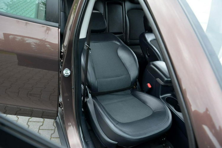 Hyundai ix35 2.0(163KM) Premium Skóry Navi Kamera Parktronic Hak zdjęcie 17