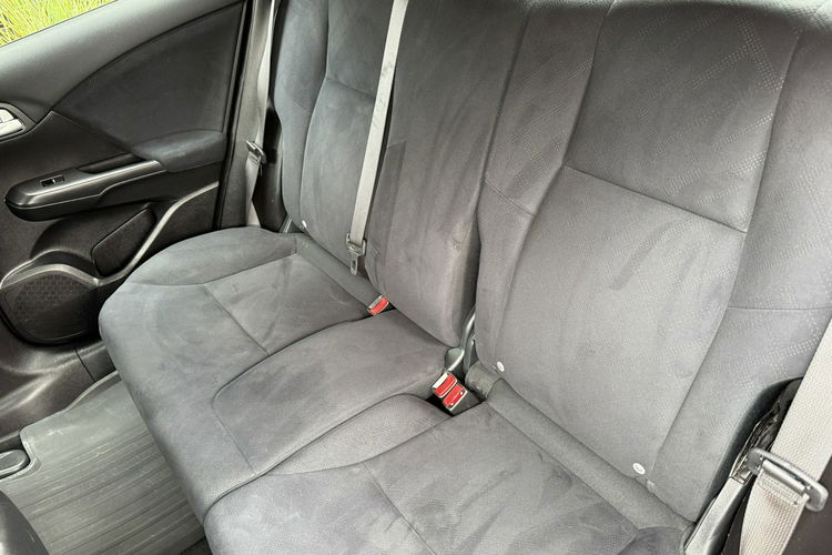 Honda Civic 1.8 V TEC Zadbana Serwisowana z bardzo niskim przebiegiem zdjęcie 13