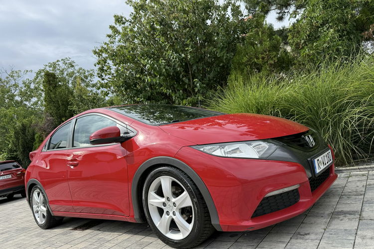 Honda Civic 1.8 V TEC Zadbana Serwisowana z bardzo niskim przebiegiem zdjęcie 28