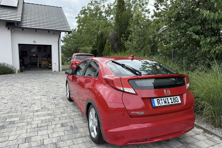 Honda Civic 1.8 V TEC Zadbana Serwisowana z bardzo niskim przebiegiem zdjęcie 5