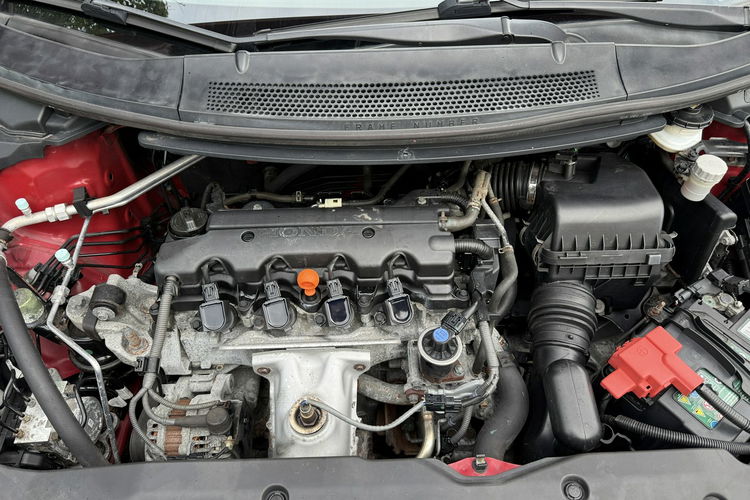 Honda Civic 1.8 V TEC Zadbana Serwisowana z bardzo niskim przebiegiem zdjęcie 9