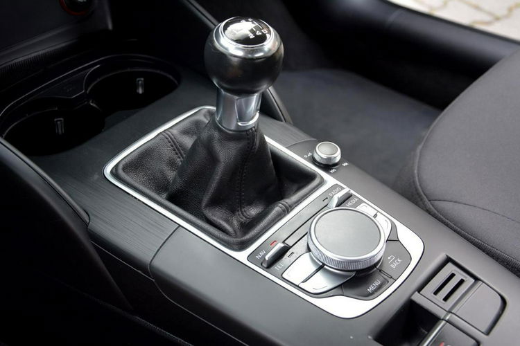 Audi A3 1.6TDI(105KM) bi-xenon Ledy Navi Parktronic Klimatronik Alu16" zdjęcie 25