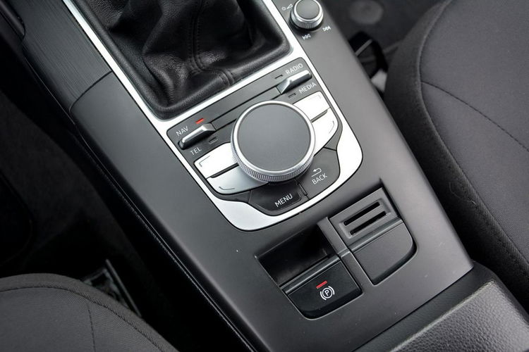 Audi A3 1.6TDI(105KM) bi-xenon Ledy Navi Parktronic Klimatronik Alu16" zdjęcie 26