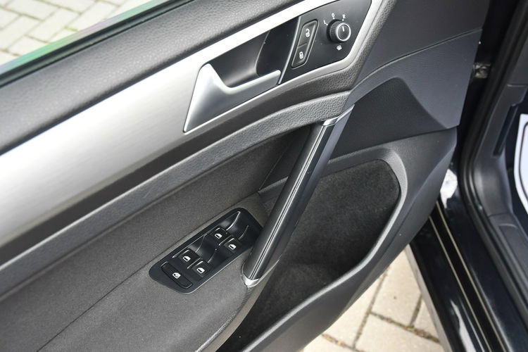 Volkswagen Golf 1.6tdi Navigacja, Parktronic, Radar, StartStop, Gwarancja zdjęcie 17
