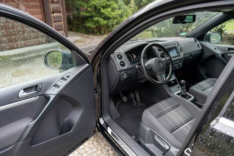 Volkswagen Tiguan Lounge 2.0 TDI 150km / 4Motion / Bogate wyposażenie / Bezwypadkowy zdjęcie 36