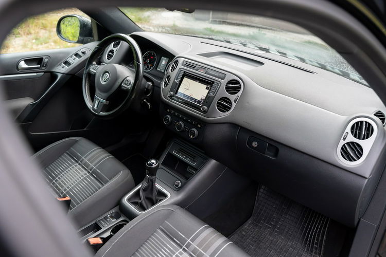 Volkswagen Tiguan Lounge 2.0 TDI 150km / 4Motion / Bogate wyposażenie / Bezwypadkowy zdjęcie 42