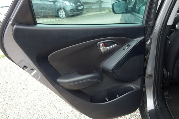 ix35 Hyundai IX35 2012 1.7 diesel 115km niski przebieg bezwypadkowy zdjęcie 11