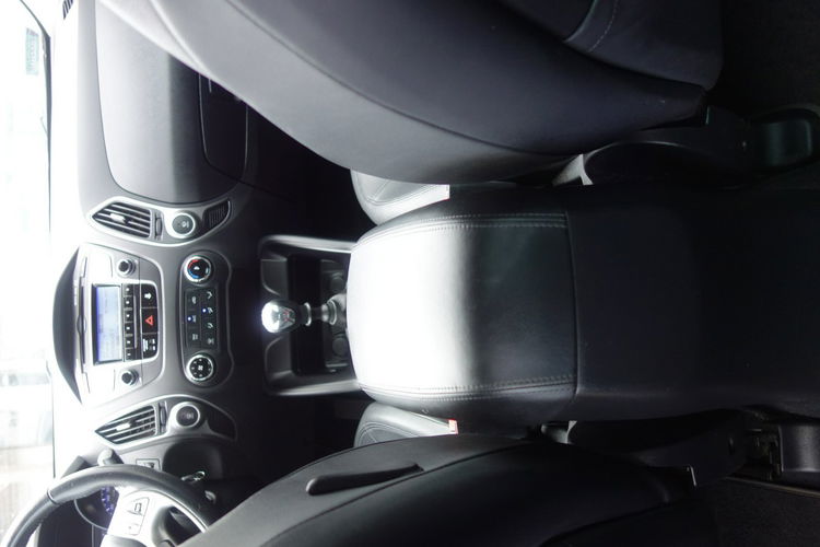 ix35 Hyundai IX35 2012 1.7 diesel 115km niski przebieg bezwypadkowy zdjęcie 18