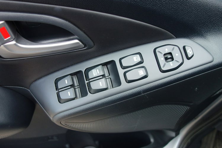 ix35 Hyundai IX35 2012 1.7 diesel 115km niski przebieg bezwypadkowy zdjęcie 19