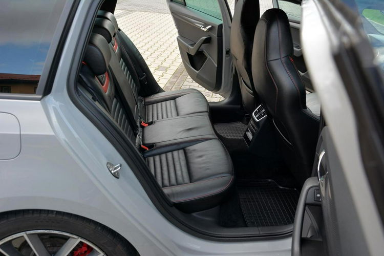 Skoda Octavia 2.0TDI(184KM)VRS Radar ACC Duża Navi Bi-Xenon Ledy Skóry 2xParkt Aso zdjęcie 19