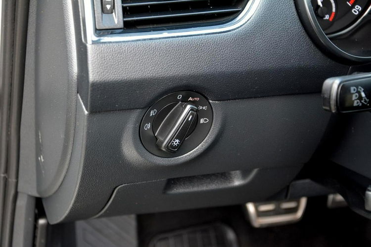Skoda Octavia 2.0TDI(184KM)VRS Radar ACC Duża Navi Bi-Xenon Ledy Skóry 2xParkt Aso zdjęcie 29