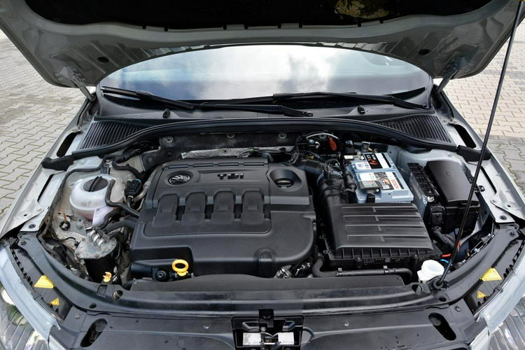 Skoda Octavia 2.0TDI(184KM)VRS Radar ACC Duża Navi Bi-Xenon Ledy Skóry 2xParkt Aso zdjęcie 37