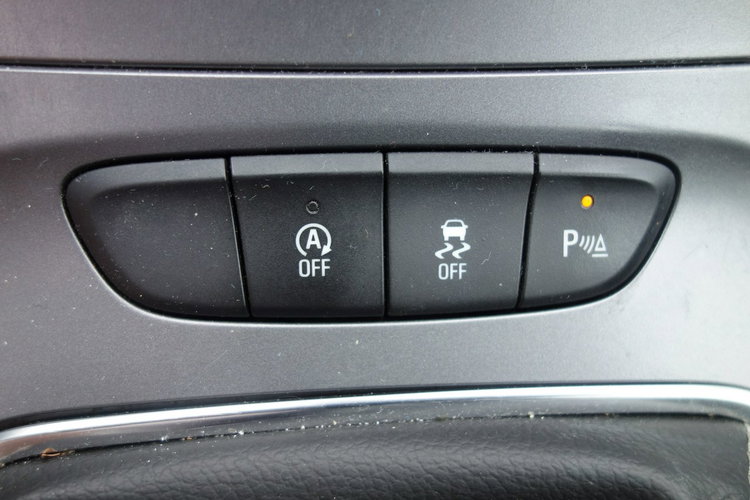 Astra Opel Astra Sports Tourer z 2017 roku z silnikiem 1.6 (1598 cm³) zdjęcie 14