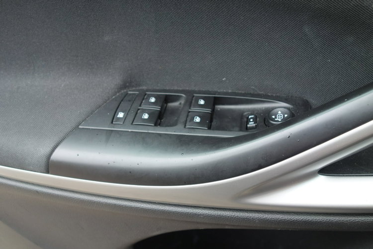 Astra Opel Astra Sports Tourer z 2017 roku z silnikiem 1.6 (1598 cm³) zdjęcie 16