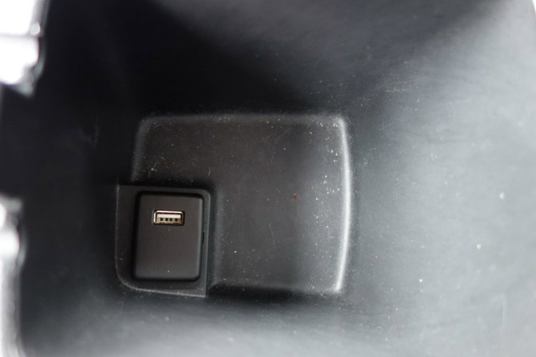 Astra Opel Astra Sports Tourer z 2017 roku z silnikiem 1.6 (1598 cm³) zdjęcie 18