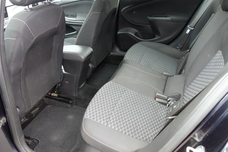 Astra Opel Astra Sports Tourer z 2017 roku z silnikiem 1.6 (1598 cm³) zdjęcie 8