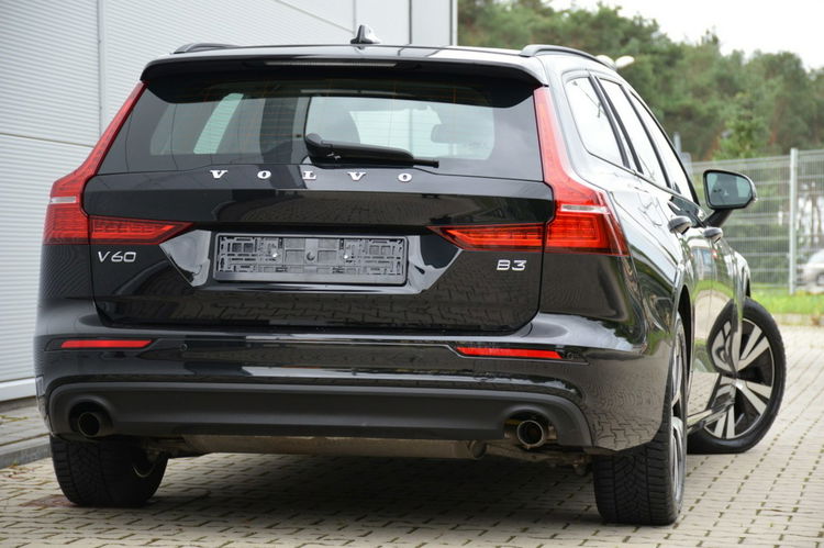 Volvo V60 Czarne Zarejestrowane 2.0B3 Mild Hybrid Serwis As.pasa Czytanie znaków zdjęcie 11