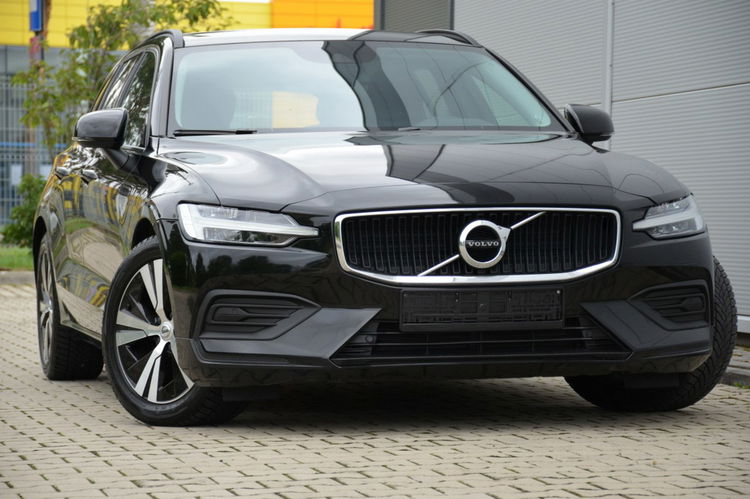Volvo V60 Czarne Zarejestrowane 2.0B3 Mild Hybrid Serwis As.pasa Czytanie znaków zdjęcie 15