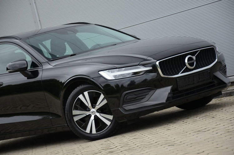 Volvo V60 Czarne Zarejestrowane 2.0B3 Mild Hybrid Serwis As.pasa Czytanie znaków zdjęcie 18