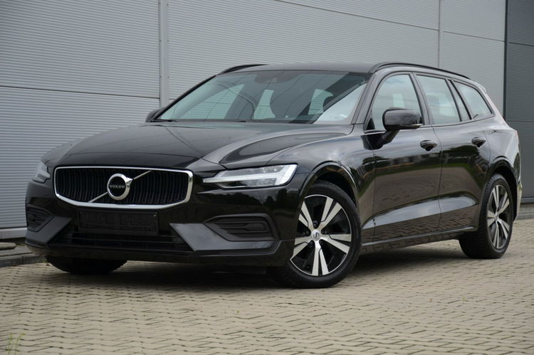Volvo V60 Czarne Zarejestrowane 2.0B3 Mild Hybrid Serwis As.pasa Czytanie znaków zdjęcie 2