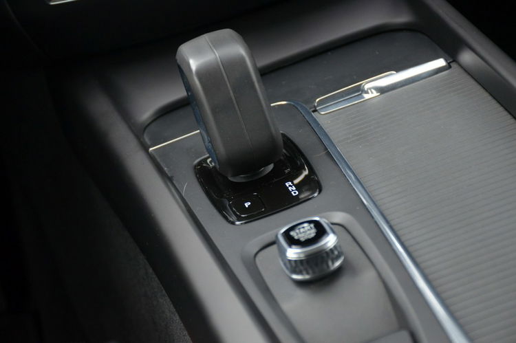 Volvo V60 Czarne Zarejestrowane 2.0B3 Mild Hybrid Serwis As.pasa Czytanie znaków zdjęcie 33