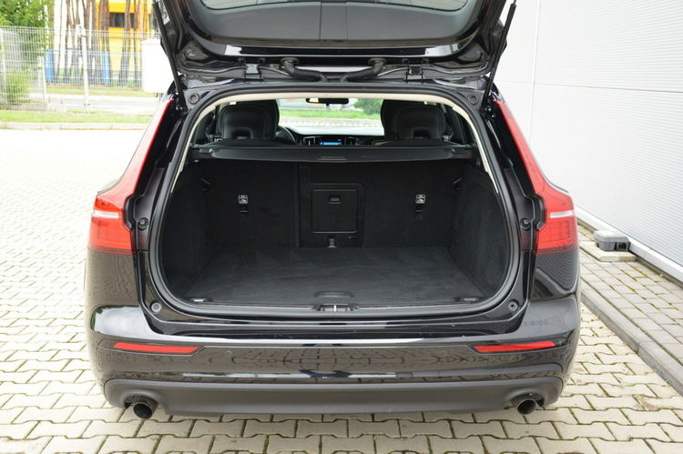 Volvo V60 Czarne Zarejestrowane 2.0B3 Mild Hybrid Serwis As.pasa Czytanie znaków zdjęcie 6
