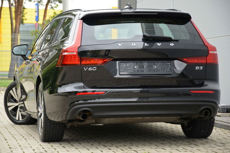 Volvo V60 Czarne Zarejestrowane 2.0B3 Mild Hybrid Serwis As.pasa Czytanie znaków zdjęcie 7