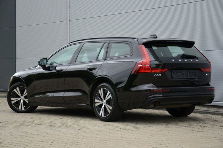 Volvo V60 Czarne Zarejestrowane 2.0B3 Mild Hybrid Serwis As.pasa Czytanie znaków zdjęcie 9