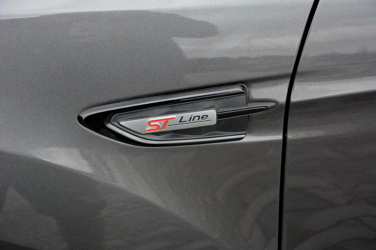 Kuga 105 tys km Lift ST-Line Navi Ledy Skóry El. klapa ParkAssist ASO FORD zdjęcie 16