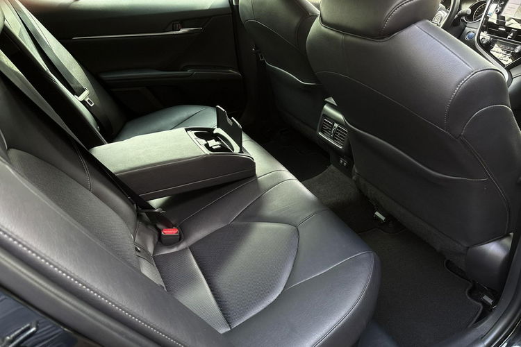 Toyota Camry 2.5 HSD 218KM EXECUTIVE, gwarancja, FV23% zdjęcie 13