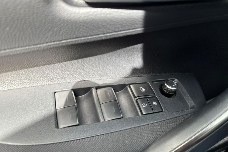 Toyota Corolla 1.2T 116KM COMFORT, salon Polska, gwarancja, FV23% zdjęcie 19