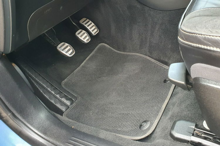 Volvo V40 2.0 D2 120KM # rDesign # NAVI # BiXenon # Skóra # Alkantara # IGIEŁKA zdjęcie 14