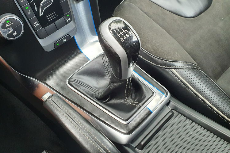 Volvo V40 2.0 D2 120KM # rDesign # NAVI # BiXenon # Skóra # Alkantara # IGIEŁKA zdjęcie 24