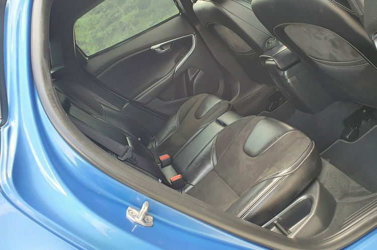 Volvo V40 2.0 D2 120KM # rDesign # NAVI # BiXenon # Skóra # Alkantara # IGIEŁKA zdjęcie 9
