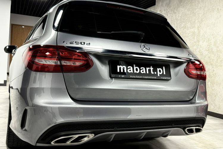 Mercedes C 250 2.2CDi 204KM AMG line Dach panoramiczny 4MATIC Keyless COMAND zdjęcie 16