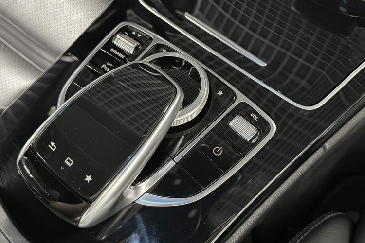 Mercedes C 250 2.2CDi 204KM AMG line Dach panoramiczny 4MATIC Keyless COMAND zdjęcie 26