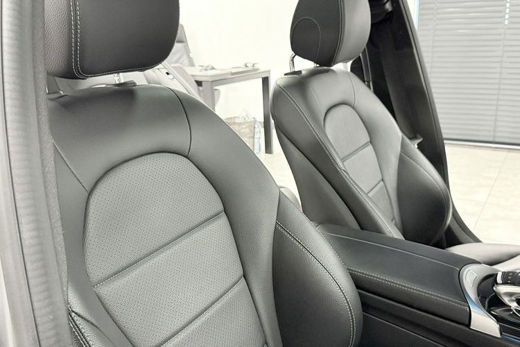 Mercedes C 250 2.2CDi 204KM AMG line Dach panoramiczny 4MATIC Keyless COMAND zdjęcie 34